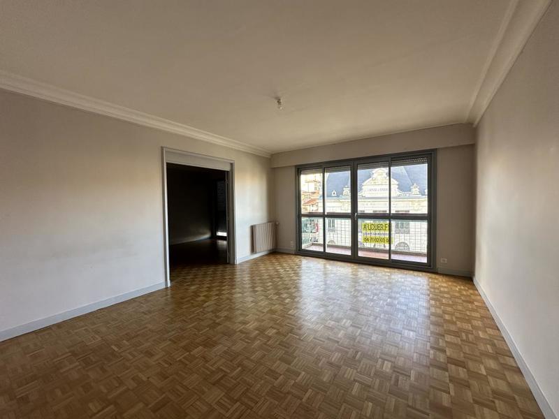 Appartement - 110 m² - 4 pièces