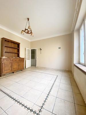 Maison de village - 219 m² - 8 pièces