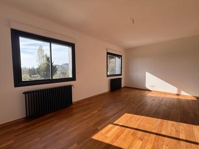 Maison - 340 m² - 12 pièces