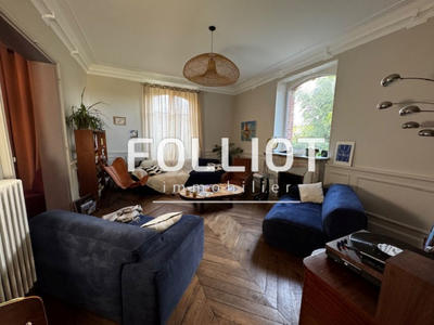 Maison - 357 m² - 15 pièces