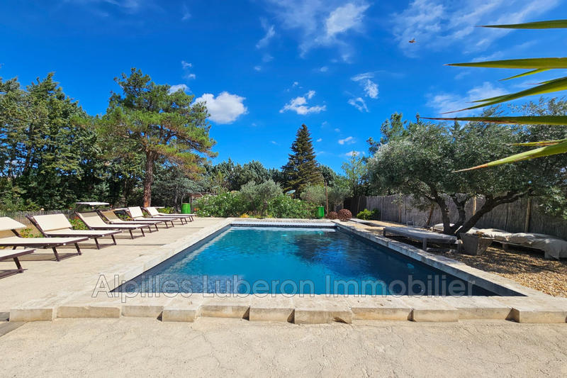 Maison - 400 m² - 5 pièces