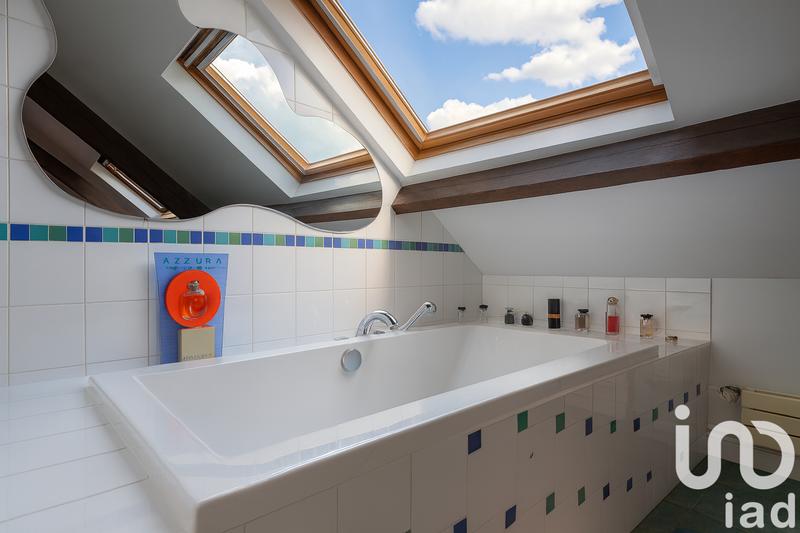 Maison - 178 m² - 8 pièces