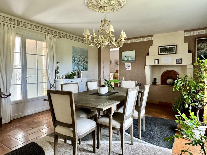 Maison - 160 m² - 9 pièces