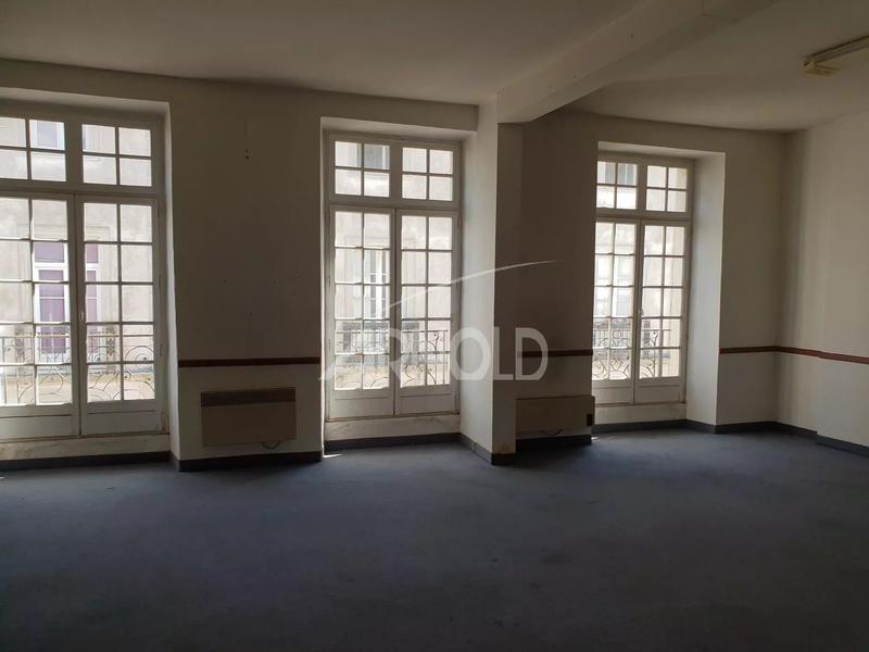 Bureau - 557 m² - 15 pièces