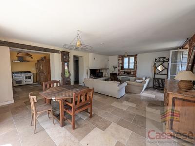 Maison - 160 m² - 8 pièces