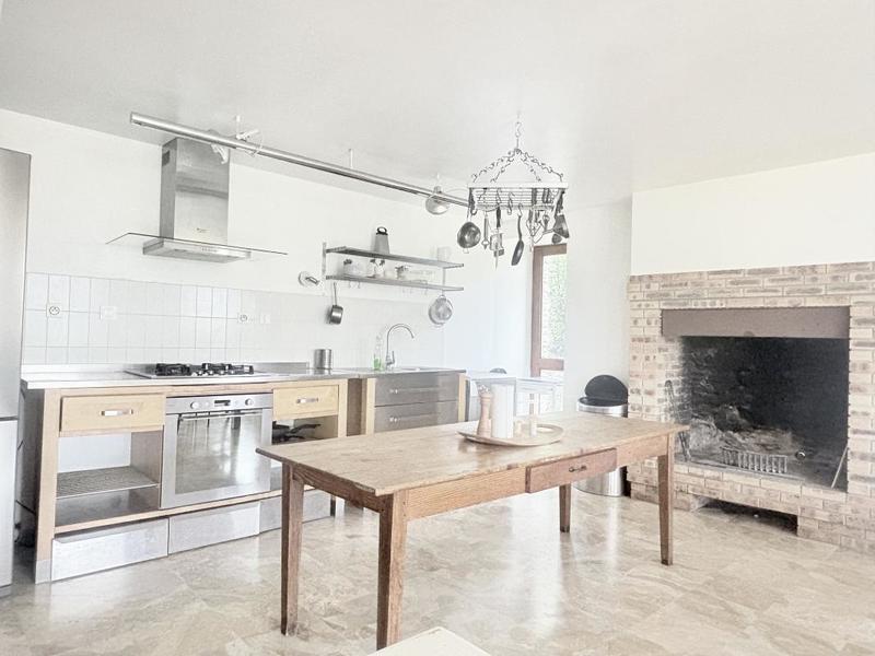 Maison - 216 m² - 7 pièces