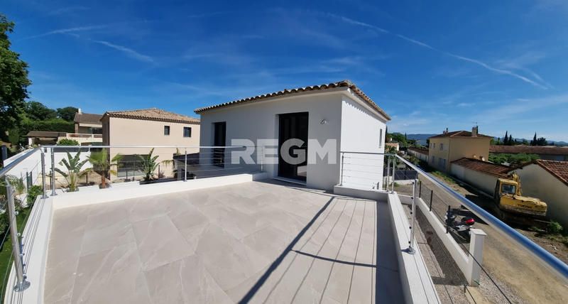 Maison - 105 m² - 4 pièces