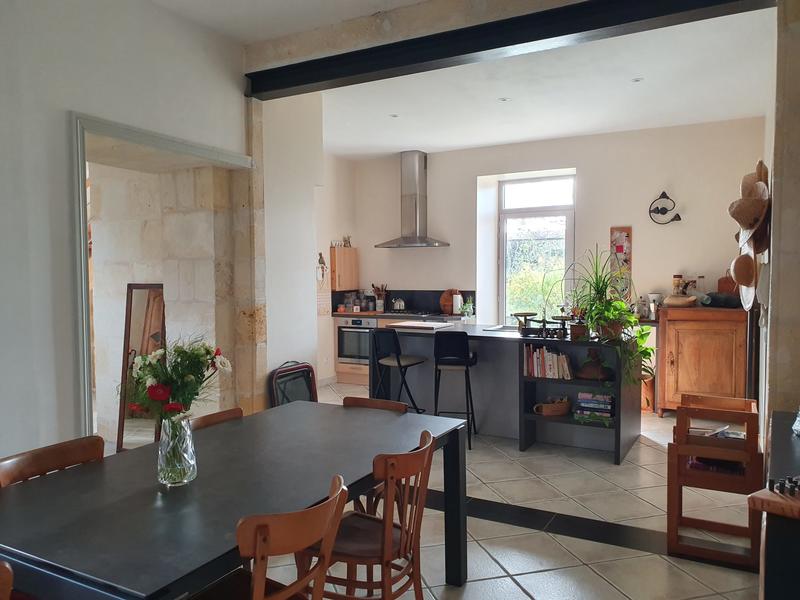 Maison - 222 m² - 7 pièces