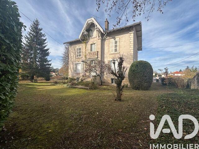 Maison - 201 m² - 7 pièces