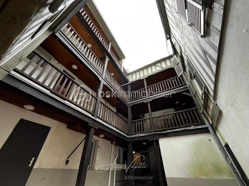 Studio - 25 m² - 1 pièce