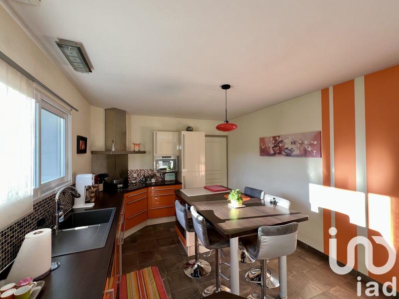 Maison - 185 m² - 9 pièces