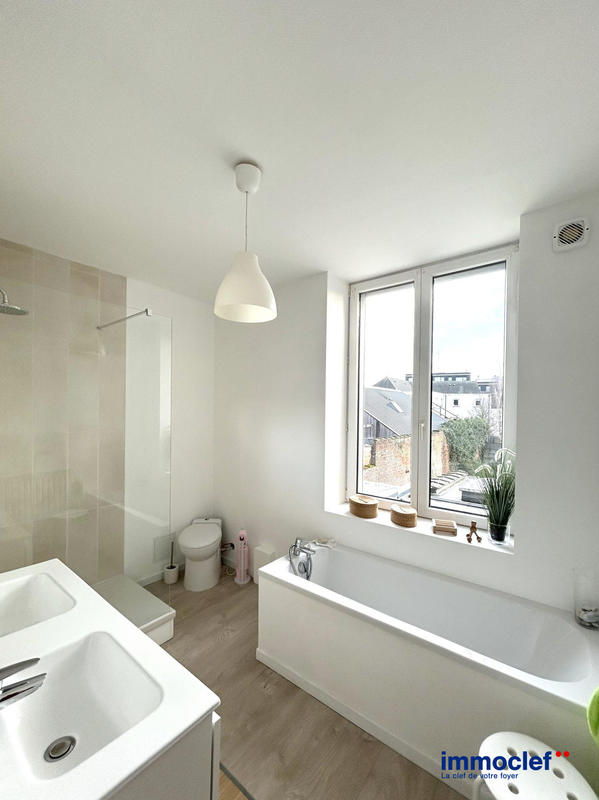 Maison - 105 m² - 4 pièces