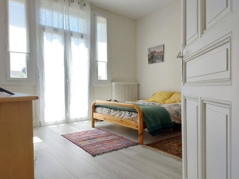 Maison - 231 m² - 7 pièces