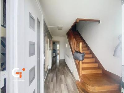 Maison - 198 m² - 7 pièces