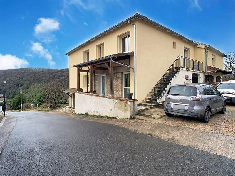 Maison - 280 m² - 11 pièces