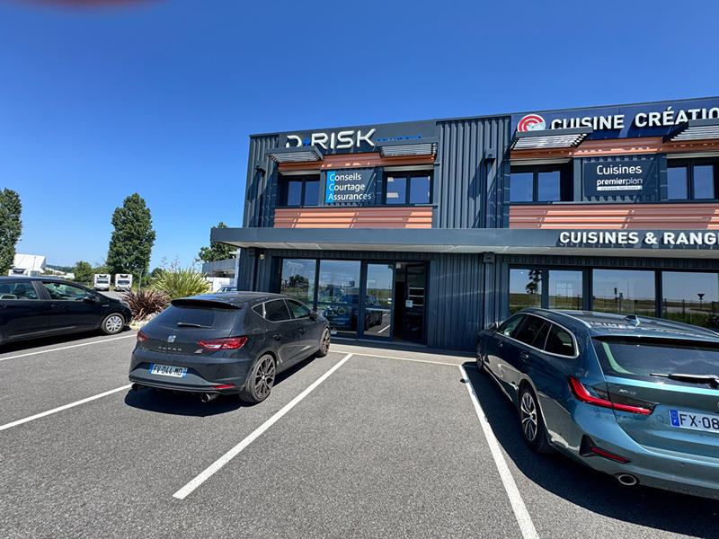 Local commercial - 120 m² - 4 pièces