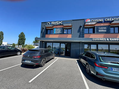 Local commercial - 120 m² - 4 pièces