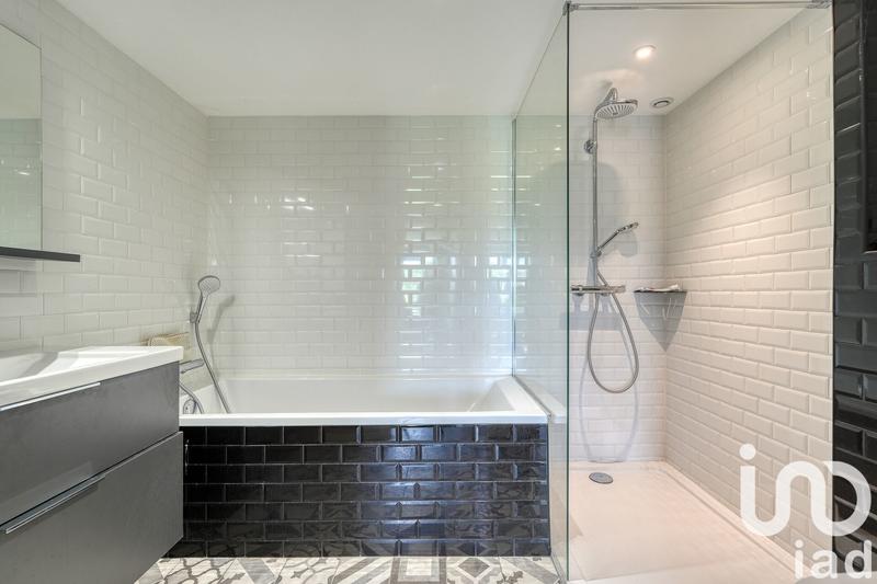 Maison - 200 m² - 8 pièces