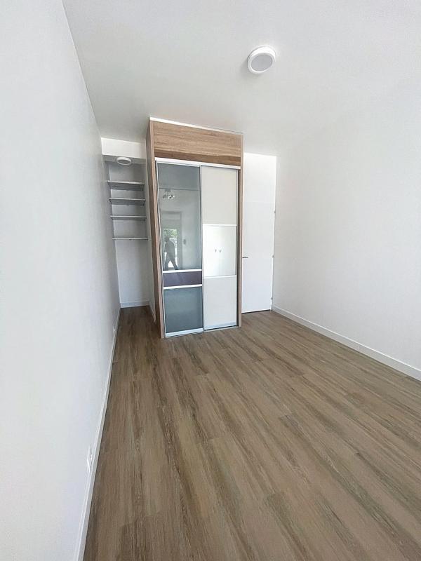 Maison - 216 m² - 8 pièces