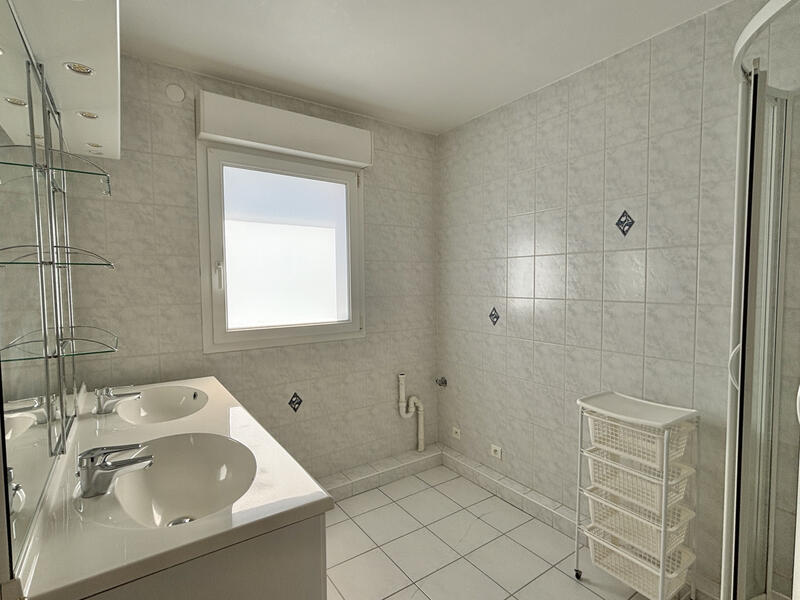 Appartement - 95 m² - 3 pièces