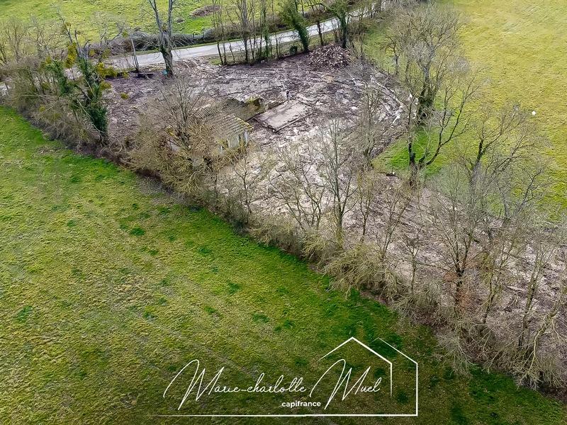 Terrain constructible - 1 895 m²