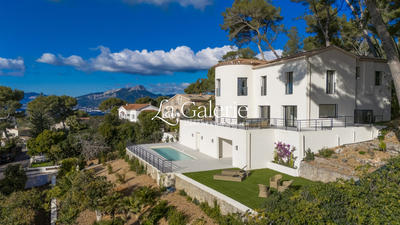 Villa - 225 m² - 6 pièces