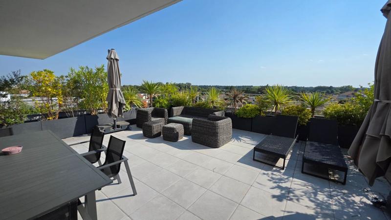 Appartement - 94 m² - 5 pièces