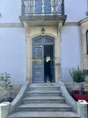 Maison - 273 m² - 13 pièces