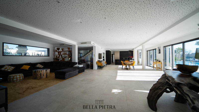 Maison - 800 m² - 14 pièces