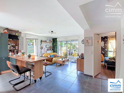 Maison - 90 m² - 4 pièces