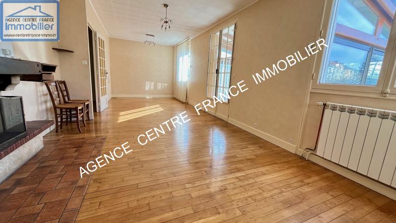 Maison - 99 m² - 5 pièces