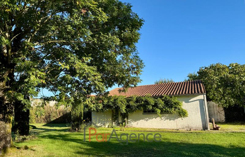 Maison - 241 m² - 8 pièces