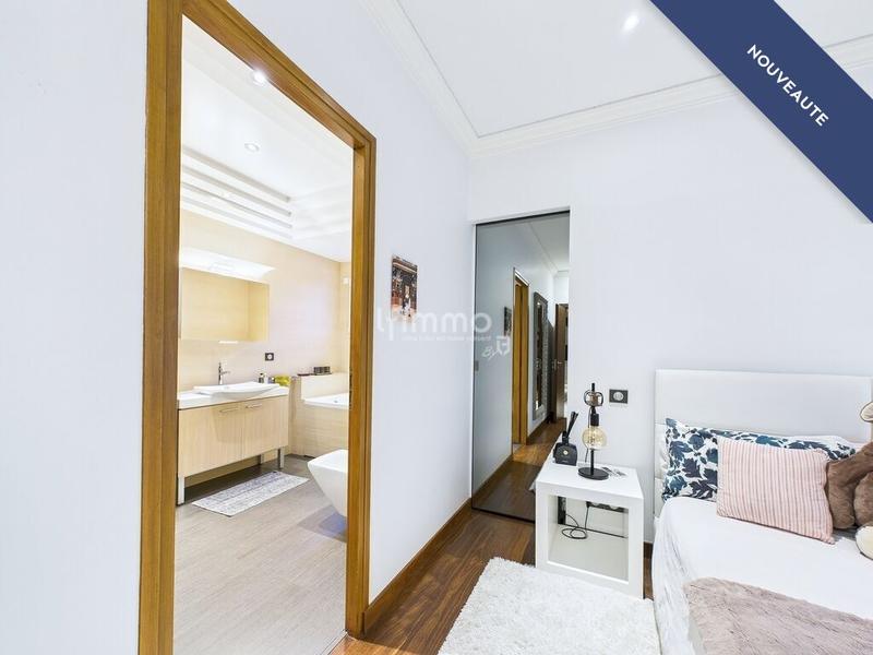 Maison - 378 m² - 7 pièces