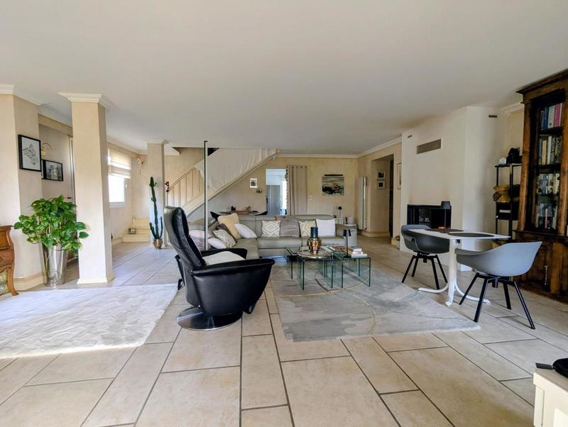 Duplex - 198 m² - 5 pièces