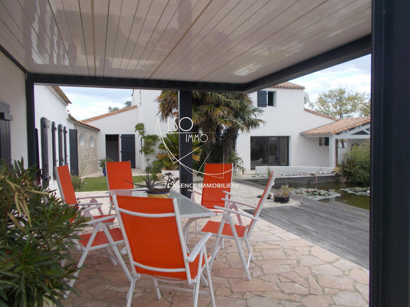 Maison - 296 m² - 8 pièces