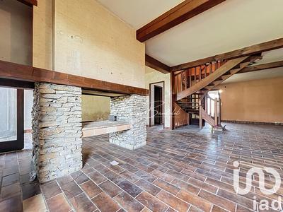 Maison - 210 m² - 6 pièces