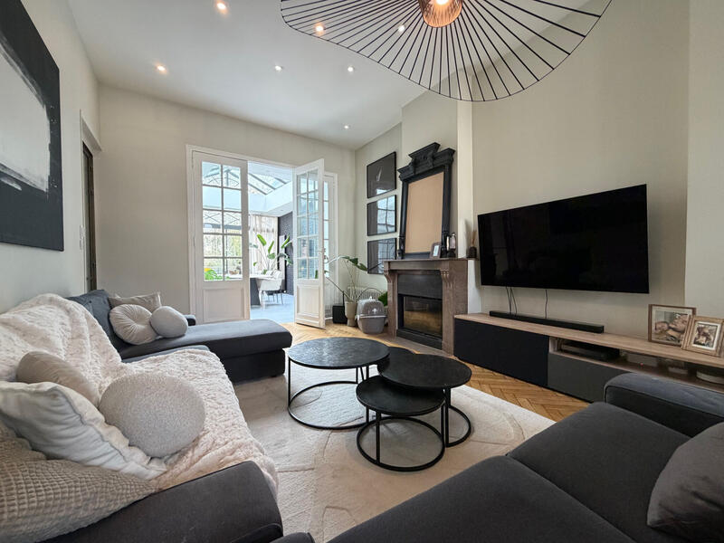 Maison - 186 m² - 7 pièces