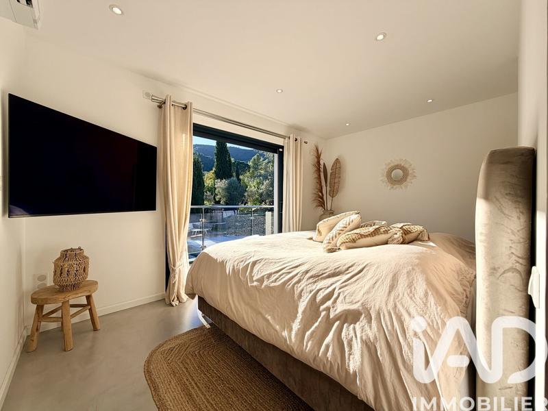 Maison - 177 m² - 6 pièces