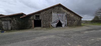 Grange - 300 m² - 4 pièces