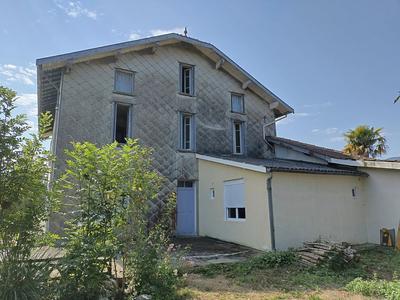 Maison - 240 m² - 11 pièces