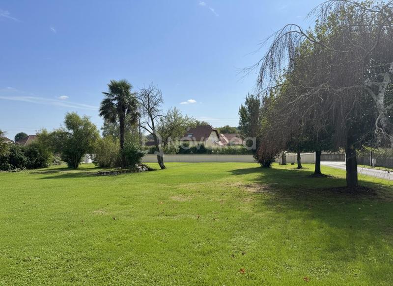 Terrain constructible - 802 m²