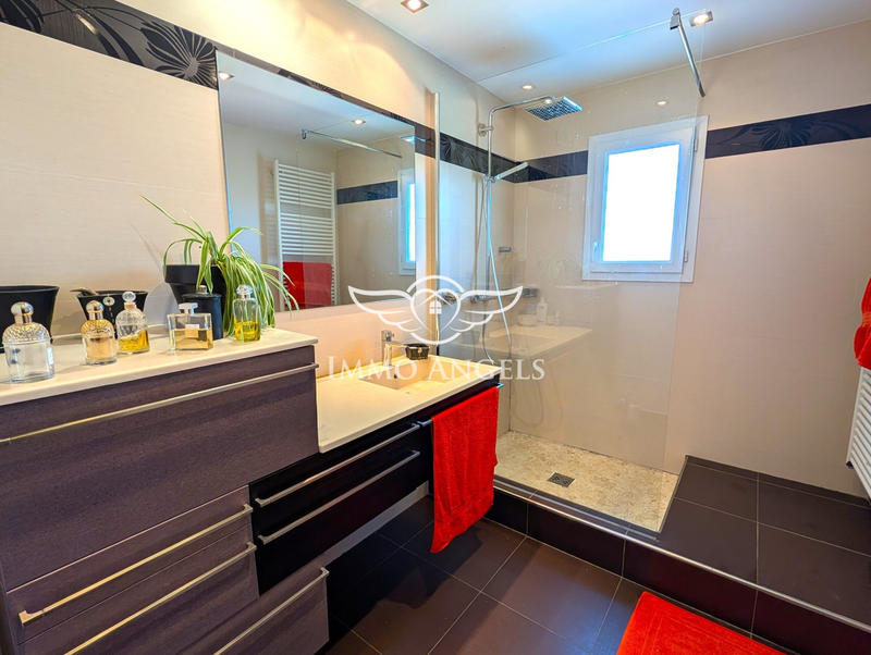 Villa - 133 m² - 8 pièces