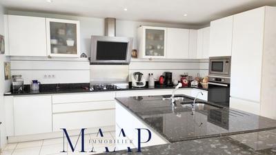 Demeure - 303 m² - 11 pièces