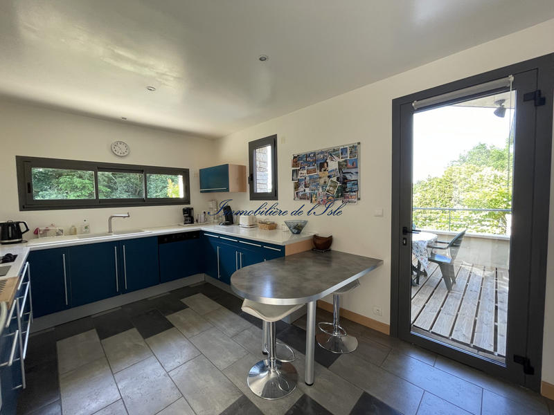 Maison - 248 m² - 9 pièces