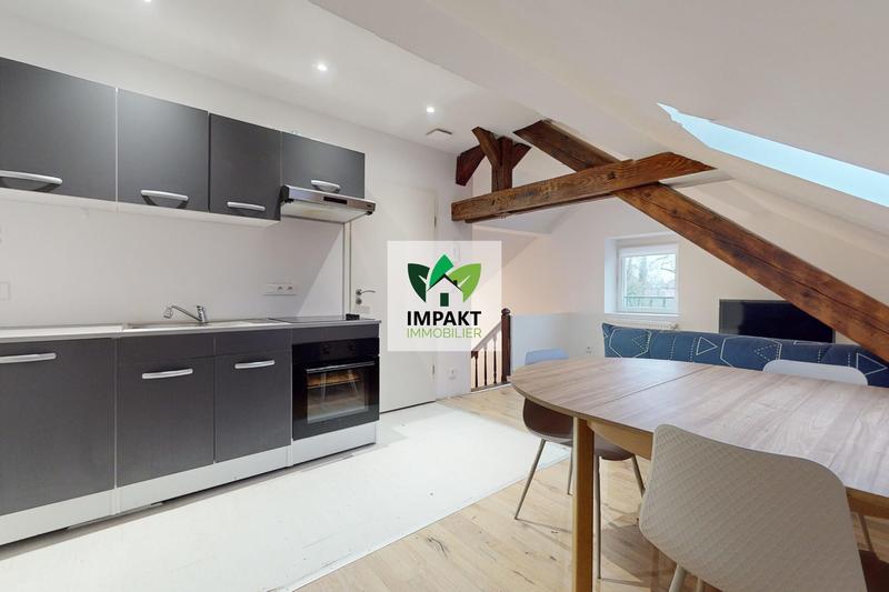 Maison traditionnelle - 139 m² - 9 pièces