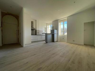 Appartement - 65 m² - 4 pièces