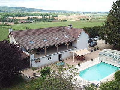 Maison - 303 m² - 11 pièces