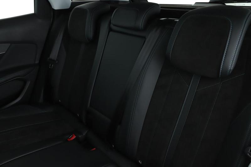 Peugeot 3008 1.2 PureTech Crossway Eat8 130 ch