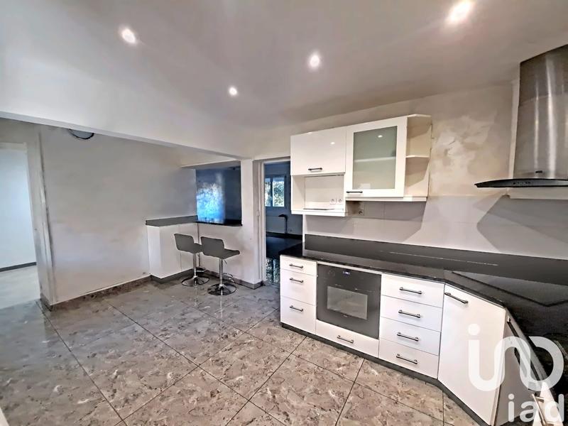 Maison - 111 m² - 6 pièces