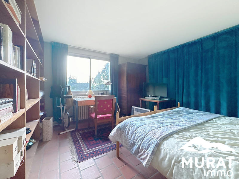 Maison - 238 m² - 9 pièces